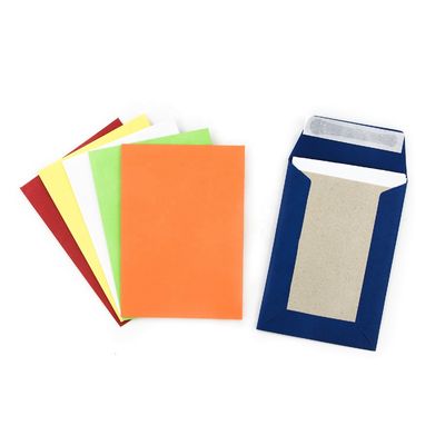 Promoção envelopes de cartão cinzento com logotipo personalizado e cartão Kraft